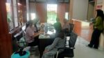Pemerintah Desa Rawa Burung memberikan pengecekan kesehatan pada warga.
